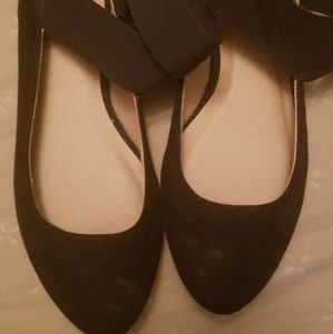 EUC Torrid black flats